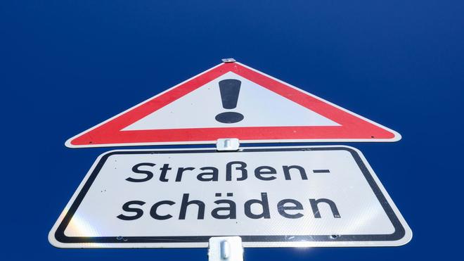 Aktuelle Statistik: Kommunen müssen viel Geld in die Instandsetzung von Straßen investieren. (Symbolbild)