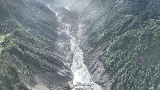 Sturzflut im Himalaya: Experte: Automatisiertes System könnte vor Sturzflut warnen