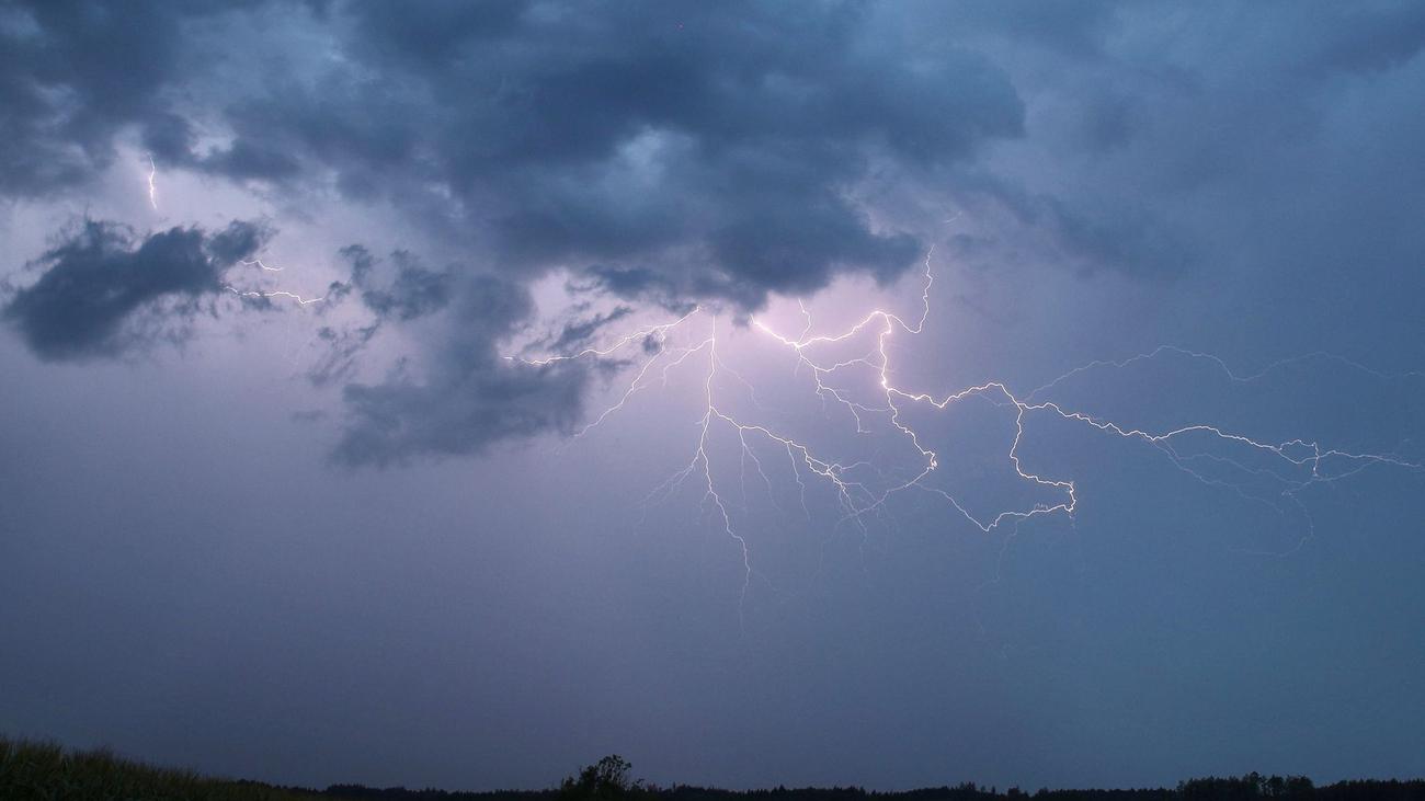 Wetter: Gewitter und Unwettergefahr – Wochenende startet wechselhaft