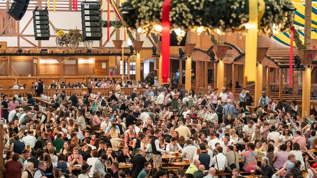 Nichtraucherschutz: Kein Rauchverbot in Festzelten - Bürger klagen gegen Gesetz