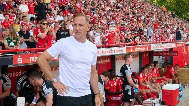 Fußball: Lustrinellis Bundesliga-Premiere: Union empfängt Frankfurt