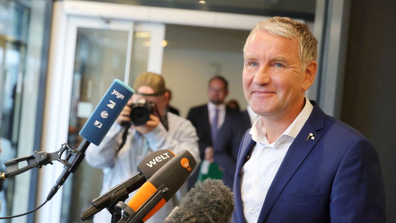Thüringer Landtag: Misstrauensantrag: Kann Höcke ständig gegen Voigt antreten?