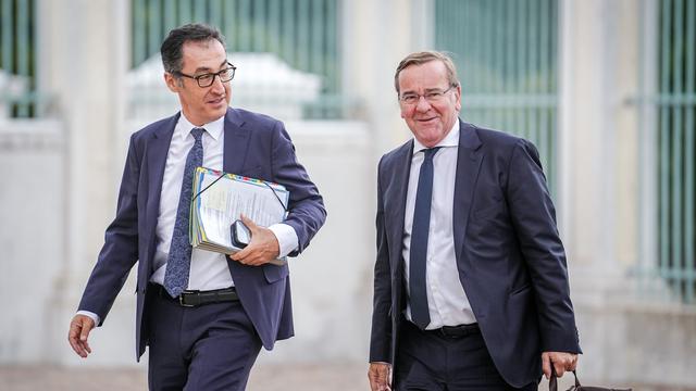 Debatte um AfD-Verbot: Özdemir und Pistorius: AfD-Verbotsverfahren beantragen