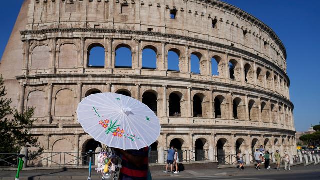 Weltberühmtes Amphitheater: Rom verstärkt Polizeikontrollen rund um Kolosseum