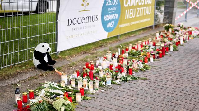 Gewalttat an Schule: Zwei Tote an Schule: Ein ganzer Ort in tiefer Trauer