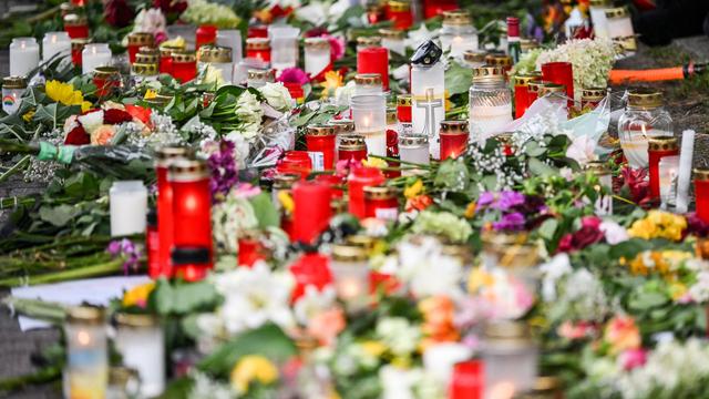 Gewaltdelikt: Zwei Tote an Schule: Rückkehr in Regelbetrieb behutsam