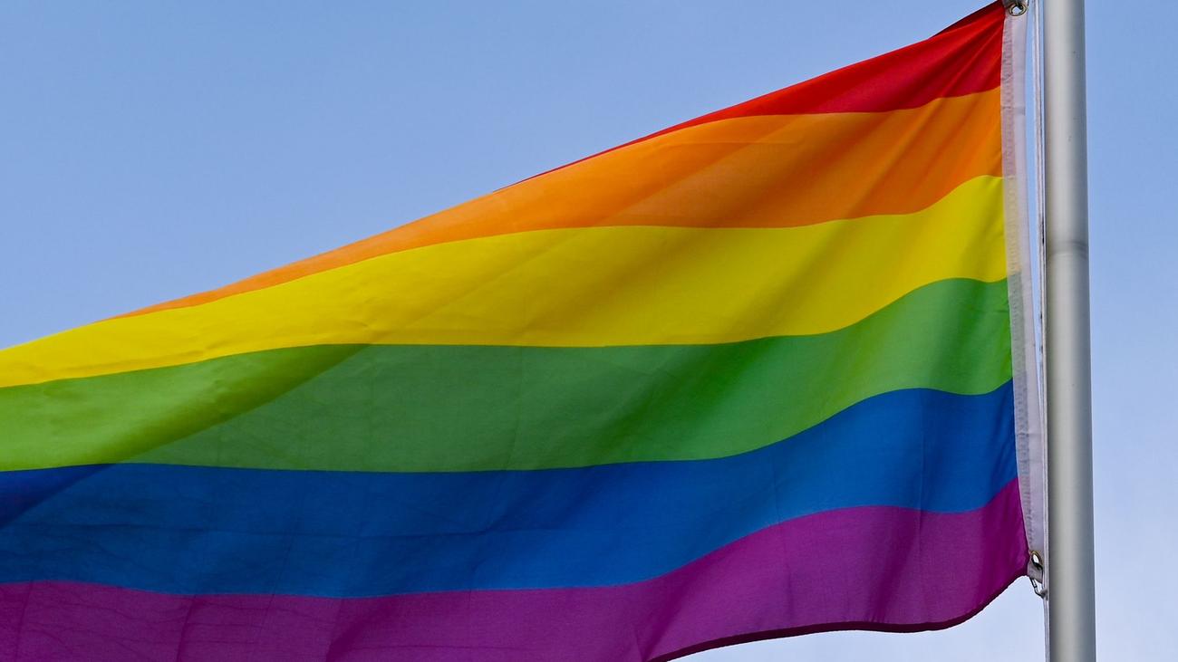 Demonstration für Vielfalt: Christopher Street Day in zwei Brandenburger Städten
