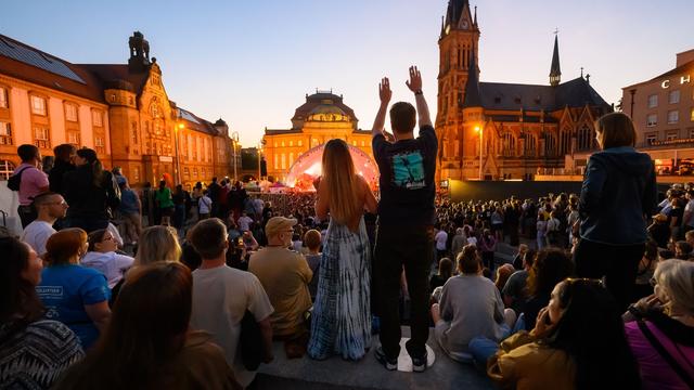 Demokratie- und Musik-Festival: Zehntausende Besucher zum «Kosmos»-Festival erwartet