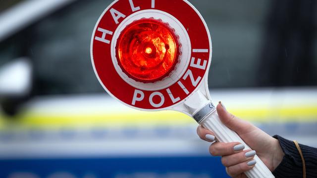 Verfolgungsfahrt: Autofahrer flüchtet mit bis zu 180 km/h vor Polizei