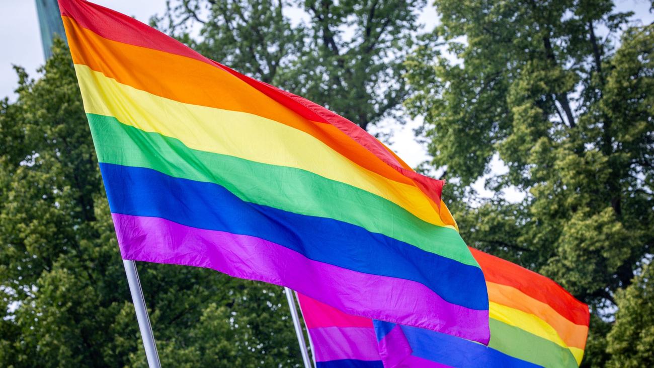 Queere Community: Hunderte bei CSD in Altenburg und Gotha