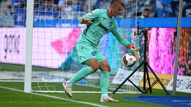 2. Fußball-Bundesliga: «Hut ab»: KSC-Coach lobt Fans für Umgang mit Torhüter Bernat