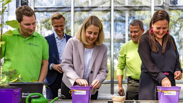 Klimaanpassungen: Ministerin lobt Baum-Uni: Raum fürs Umdenken