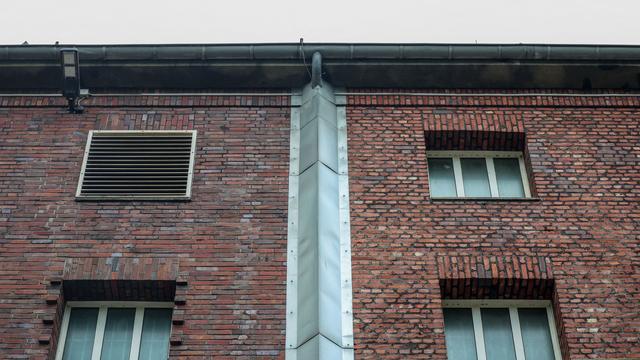 JVA Duisburg: Mithäftlinge hörten Ausbrecher auf dem Dach - Fahndung läuft