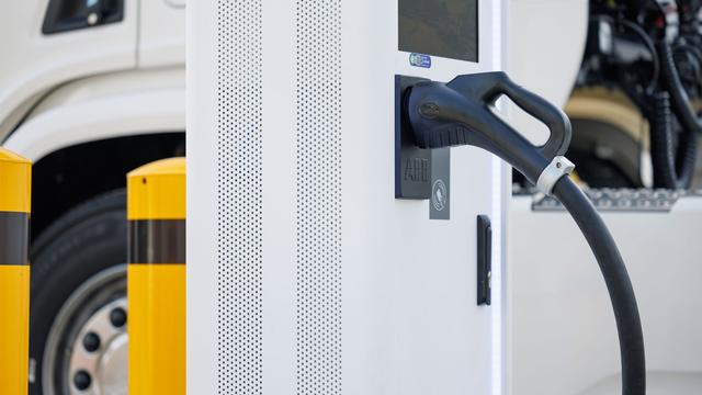 Logistik: Verband: Deutschland kommt beim Lkw-Ladenetz kaum voran
