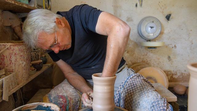 Bild: Handwerk: Vom Lehrer zum Töpfer – Detlef Leps formte sich ein Leben