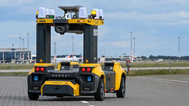 Technik am Flughafen: Roboter-Fahrzeug sucht am BER nach Hindernissen
