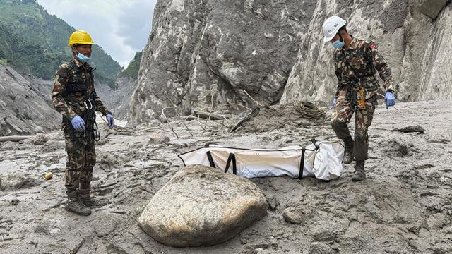 Katastrophe: Himalaya: Zahl der Sturzflut-Toten steigt auf mehr als 1.000