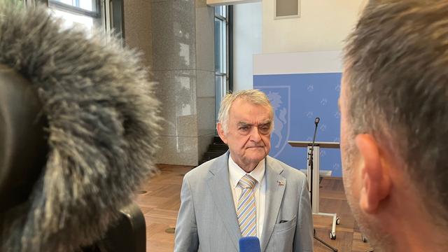 Nach Angriffen auf Stromnetz: Reul: Debatte über Schutz kritischer Infrastruktur führen