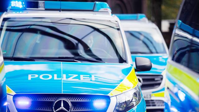 Energieversorgung: Größerer Polizeieinsatz mit Hubschrauber an Stromanlage