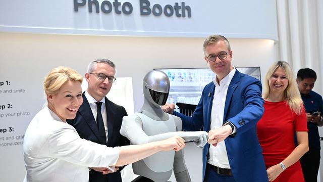 Elektronikmesse: IFA öffnet für Publikum - KI und Roboter im Fokus