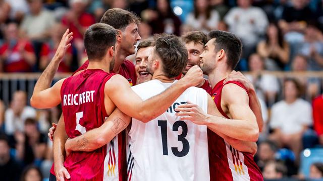 Testspiel in Potsdam: Ohne Grozer: Volleyballer schlagen Niederlande souverän