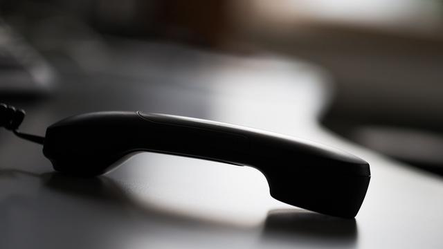 Betrügerische Masche: Seniorin fällt auf Telefonbetrug mit Krebsmedikamenten rein