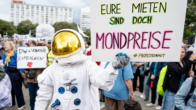 Berlin-Mitte: Demo für bezahlbare Mieten zieht durch Berlin