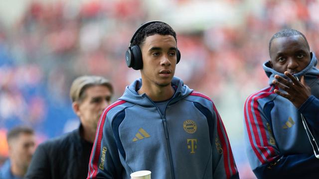 Fußball-Bundesliga: Musiala sitzt in Gelsenkirchen auf der Bank