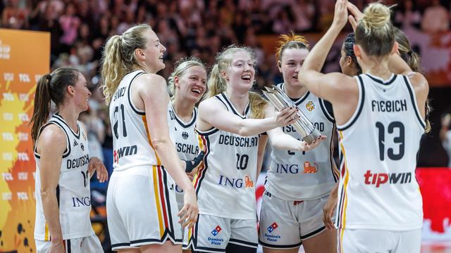Basketball-WM der Frauen: Feueralarm im Hotel: Basketballerinnen nachts auf der Straße