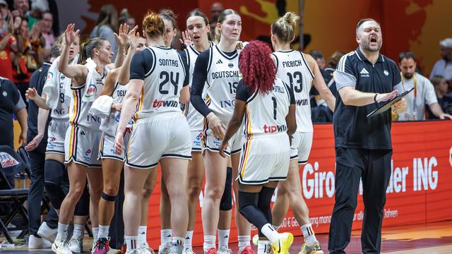 Gruppenphase geschafft: Klarer Sieg gegen Mali: Basketballerinnen bei Heim-WM weiter