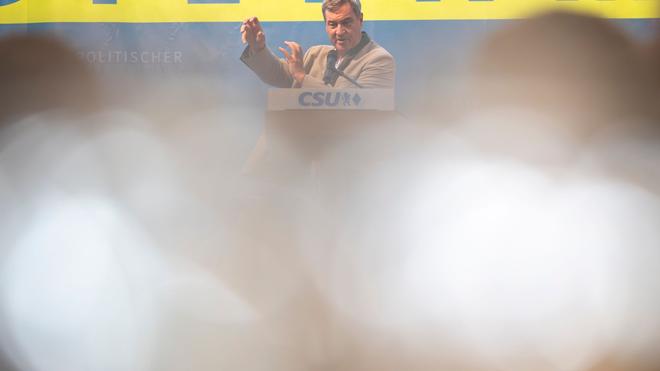 Debatte um Sozialleistungen: Für CSU-Chef Söder ist klar: Einsparungen etwa beim Bürgergeld würden Spielräume für niedrigere Energiekosten ermöglichen.