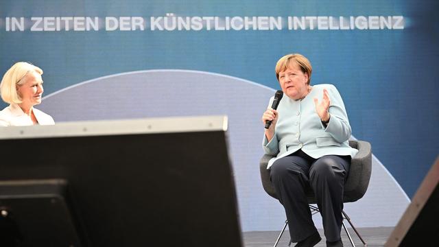Künstliche Intelligenz: Angela Merkel wünscht sich einen KI-Roboter für den Haushalt