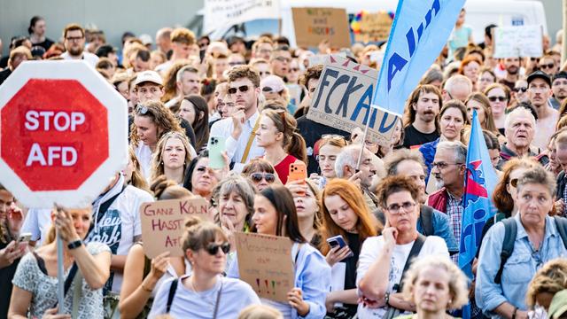 Nach Wahl in Sachsen-Anhalt: Tausende bei Demo gegen Rechtsextremismus in Köln