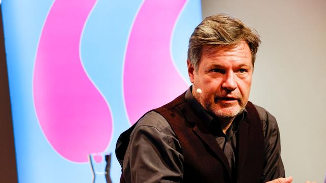 Lesungen und Debatten: Bekannte Autoren mit Neuerscheinungen bei der Lit.Ruhr