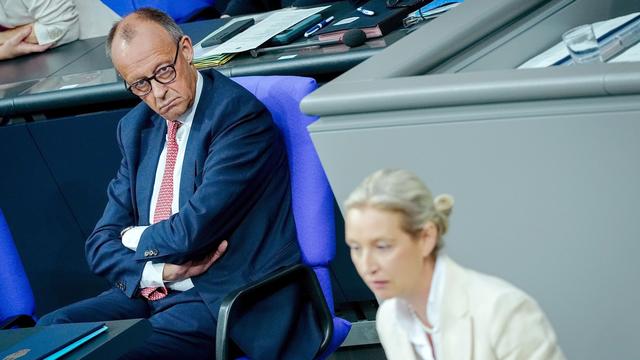 Generaldebatte im Bundestag: Merz gegen Weidel: Rededuell nach dem AfD-Wahlbeben