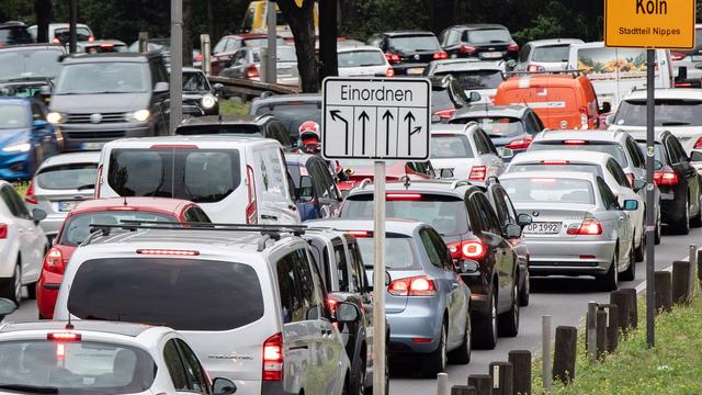 Wege zur Arbeit: Pendlerzahlen in NRW: Düsseldorf und Neuss mit Rückgang