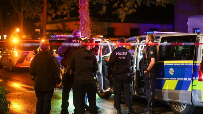 In Nähe von Polizeiwache: In Meerbusch wurde eine Person durch einen Schuss schwer verletzt (Symbolbild).