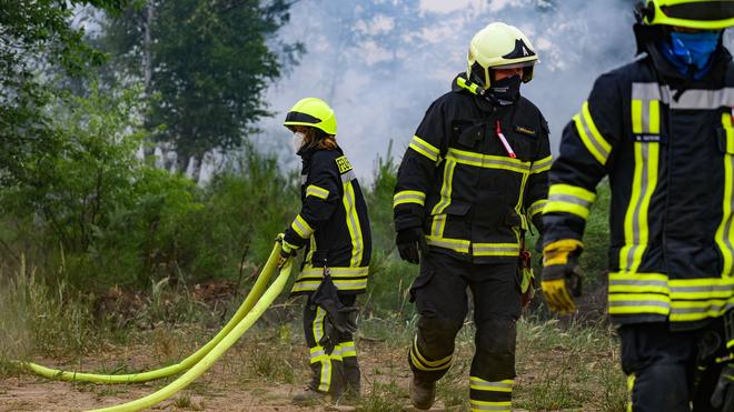 Waldbrandübung: Die Feuerwehr übt am Samstag das Löschen in abgelegenen Gebieten. (Archivbild)