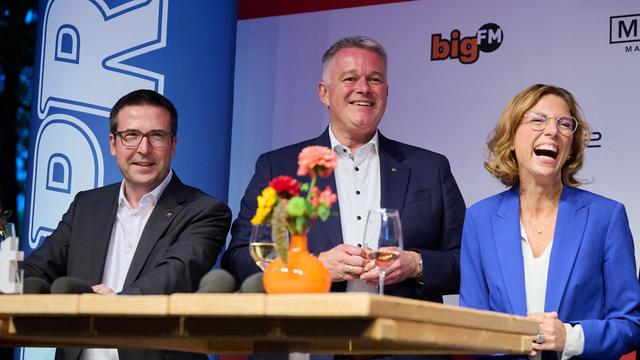 Landesfest: «Für viele von uns Lieblingstermin» - Schnieder in Berlin
