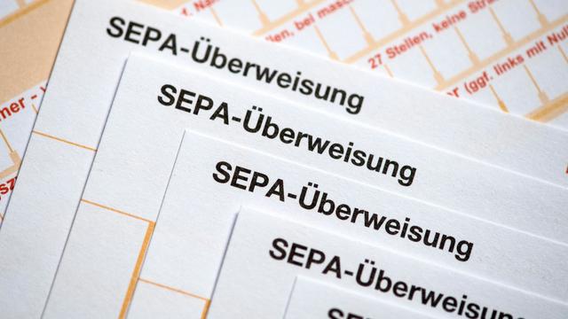 Ermittlungen laufen: Konten geplündert: Ex-Sparkassen-Mitarbeiter unter Verdacht