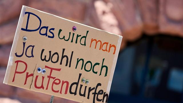 Demo gegen Rechts: 1.500 Menschen demonstrieren gegen Rechts in Saarbrücken