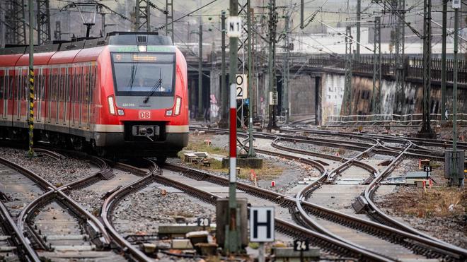 Stammstrecke in Stuttgart: Die Stuttgarter S-Bahn fährt seit heute wieder auf der Stammstrecke. (Archivbild)