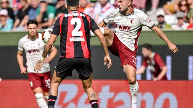 Später Gegentreffer: Remis gegen Leverkusen: Augsburg verliert Tabellenführung
