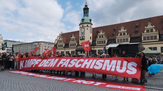 Zusammenhalt statt Spaltung: Tausende demonstrieren in Leipzig gegen Rechtsextremismus