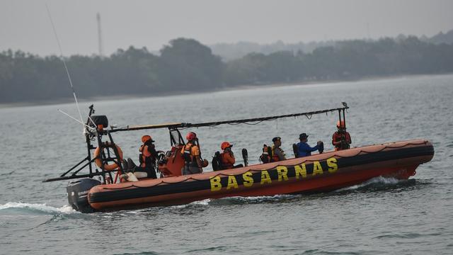 Dutzende gerettet: Indonesische Fähre mit rund 240 Menschen an Bord in Seenot