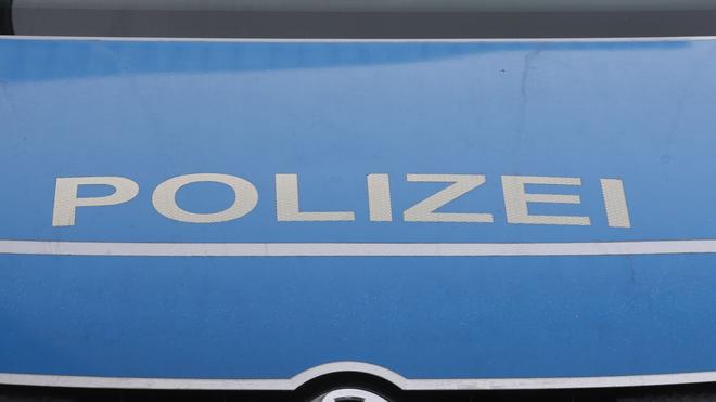 Unfall in Thüringen: Die Polizei wird zu einem schweren Verkehrsunfall gerufen. (Symbolbild)