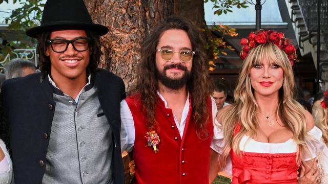 Leute: Nach verlorener Wette: Tom Kaulitz schenkt Stiefsohn Ferrari