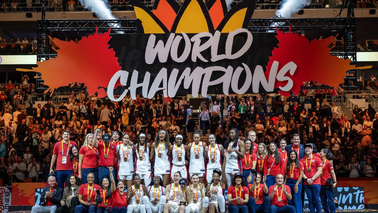 Finale in Berlin: US-Basketballerinnen trotzen Rückstand: Wieder WM-Gold