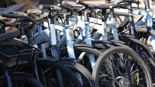 Diebstahl in Fahrradladen: Einbrecher schneiden Wand auf – E-Bikes für 100.000 Euro weg