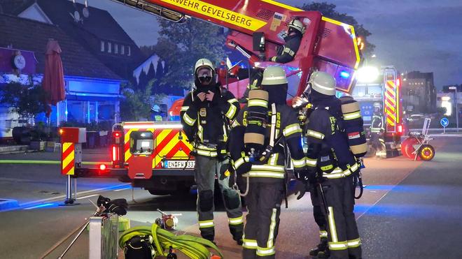 Großeinsatz der Feuerwehr: Die Feuerwehr war am Abend bei einem Großeinsatz in Gevelsberg gefordert.